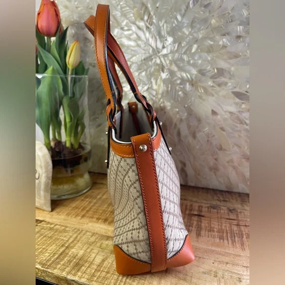 GUCCI Diamante Canvas and Golden Leather Tote with Pouch - Picture 5 of 14